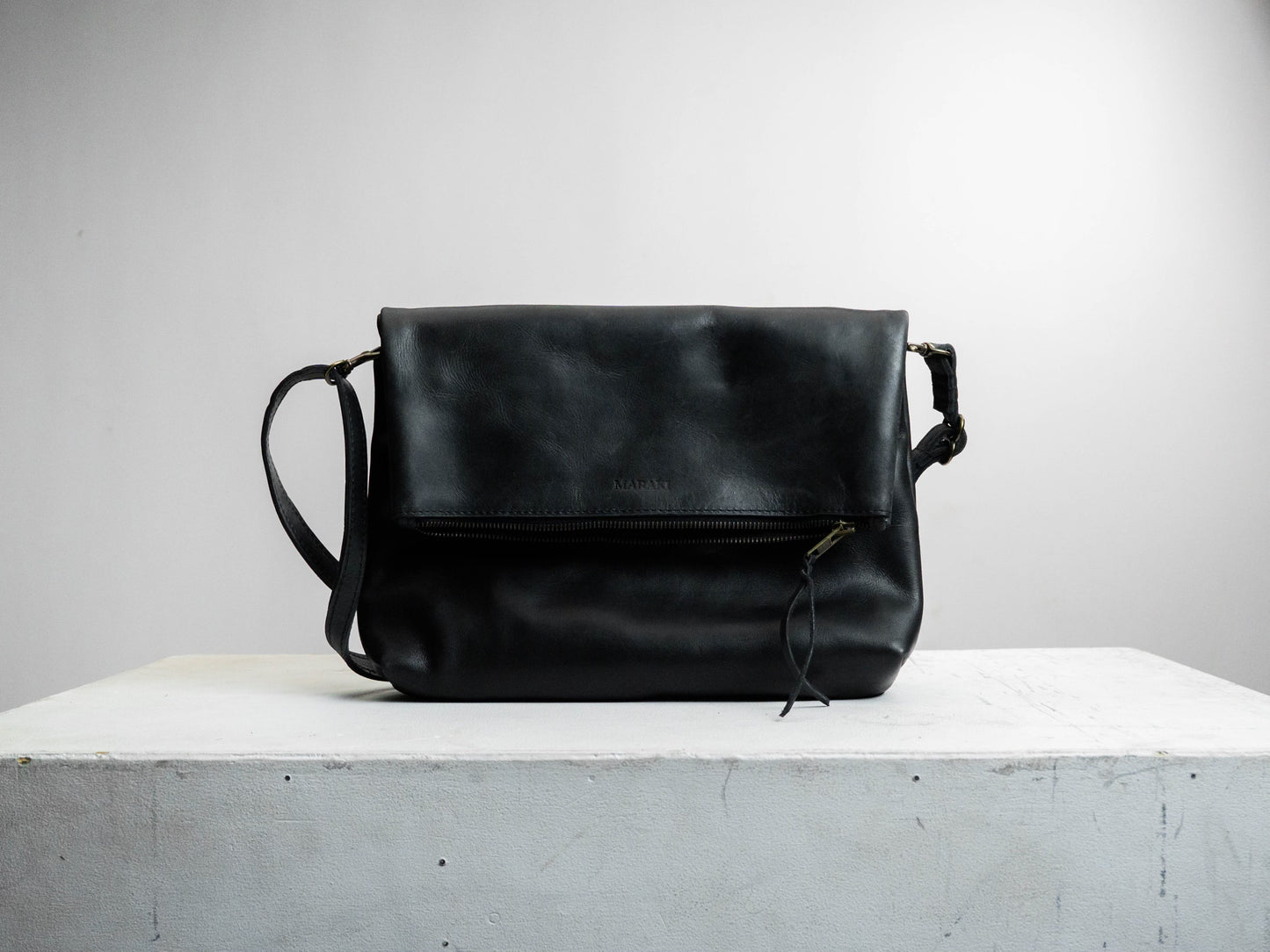 Afar Messenger/ Shoulder Bag