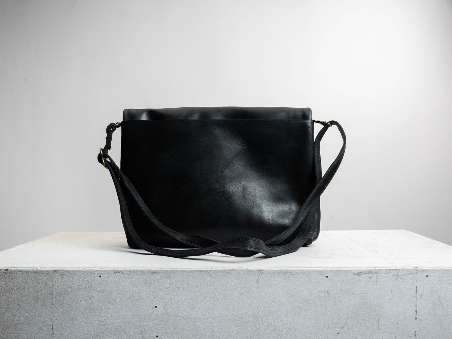 Afar Messenger/ Shoulder Bag